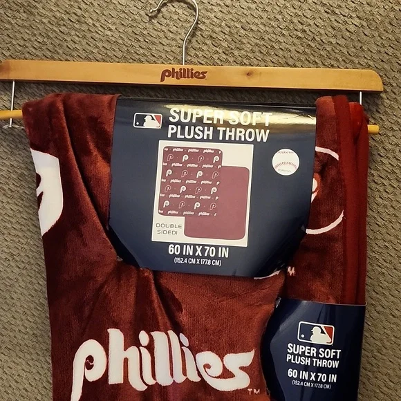 Philadelphia Phillies Super Soft Plush Throw, 60x70, Brand New In Package!